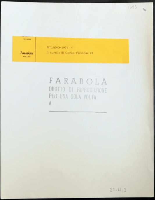Cortile in Corso Ticinese Milano 1976 Ft 1102 - Stampa 21x27 cm - Farabola Stampa ai sali d'argento