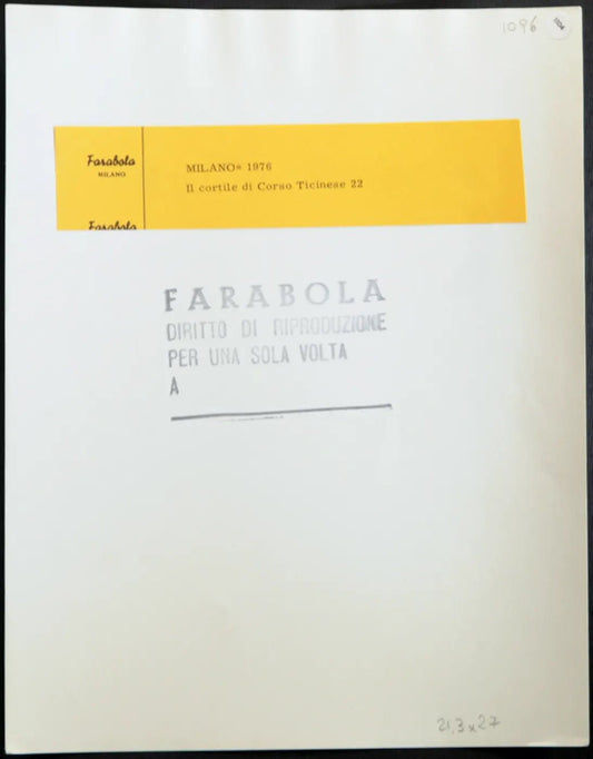 Cortile in Corso Ticinese Milano 1976 Ft 1104 - Stampa 21x27 cm - Farabola Stampa ai sali d'argento