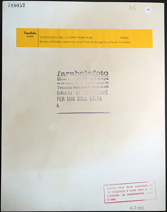 Venditrice a Porta Ticinese, Milano 1910 Ft 725 - Stampa 30x24 cm - Farabola Stampa ai sali d'argento