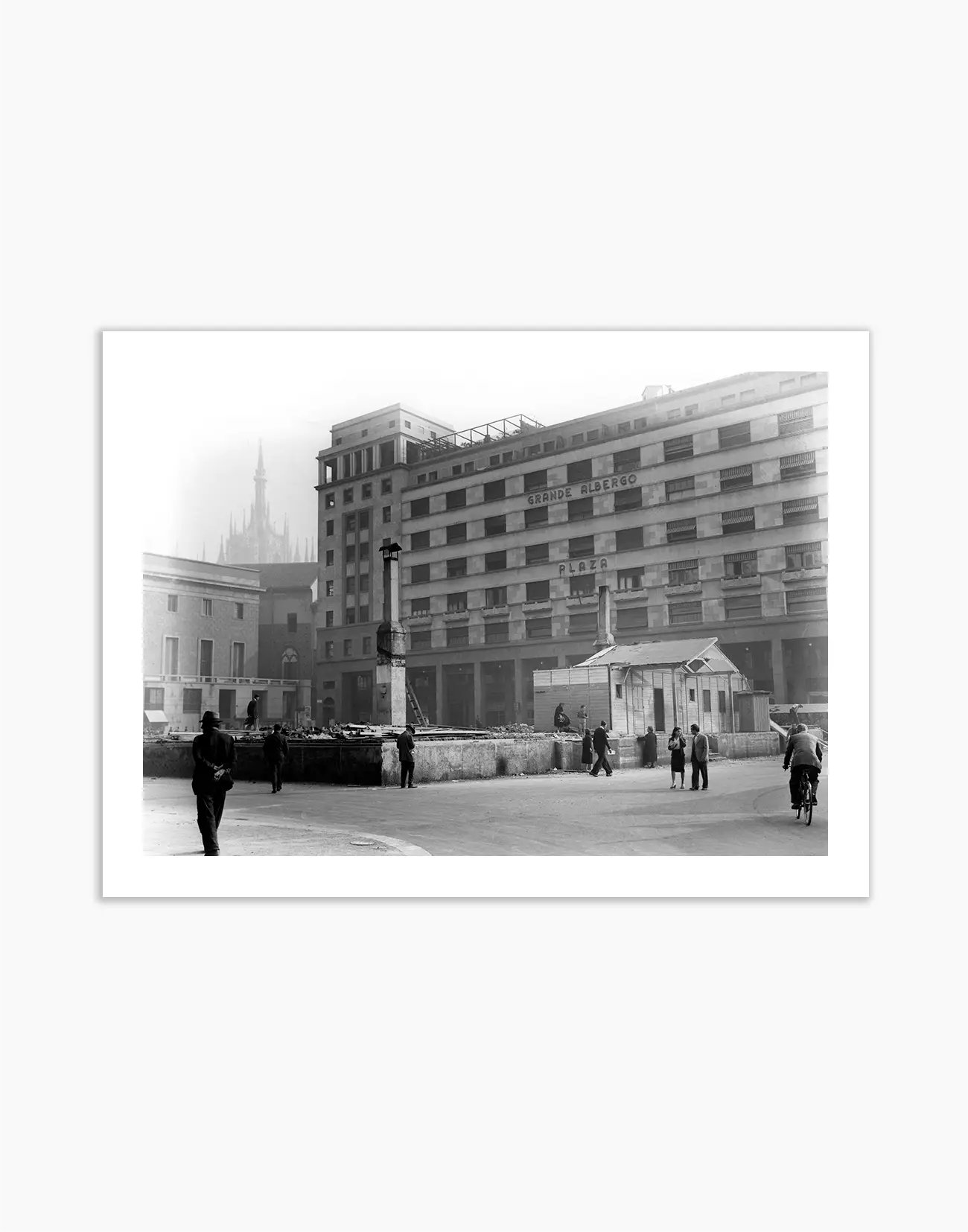 Piazza Diaz, Milano 1949