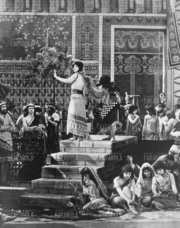 Una scena del film Intolerance, 1916