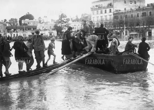 Piena del Tevere a Ponte Milvio, Roma, 1937