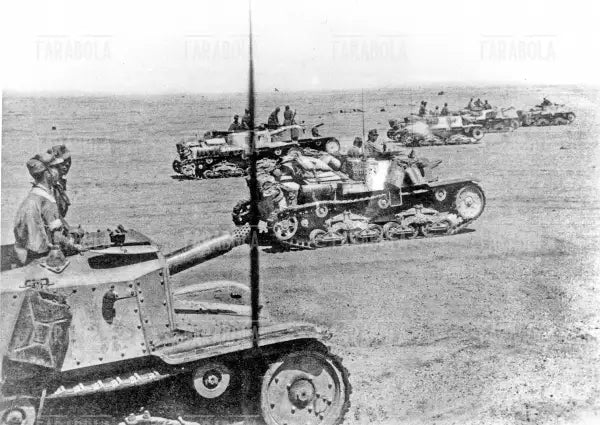 Semoventi della Divisione Ariete davanti a un campo minato, Campagna del Nordafrica, II Guerra Mondiale, 1941