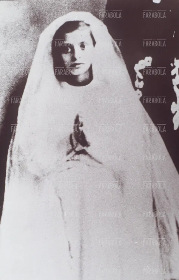 Sophia Loren il giorno della Prima Comunione, 1942