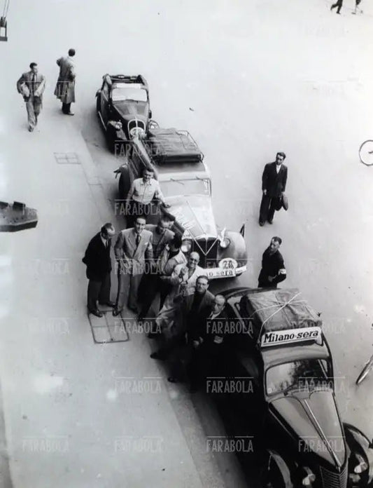 Giornalisti di Milano-Sera alla partenza del Giro d'Italia, Milano, 1946