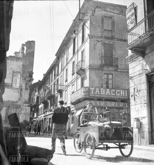 Via Brera e il Bar Brera, Milano, 1946
