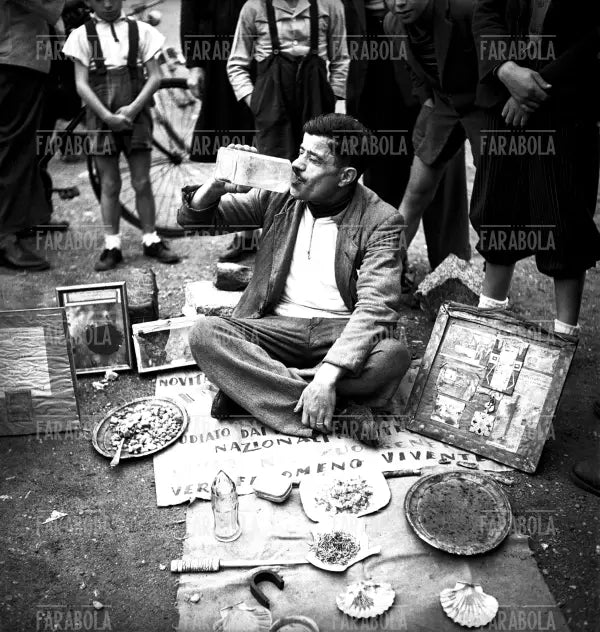 El Pacciasass alla Fiera di Porta Genova, Milano, 1946