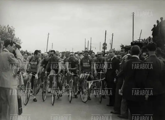 Partenza del Giro d'Italia, Milano, 1947
