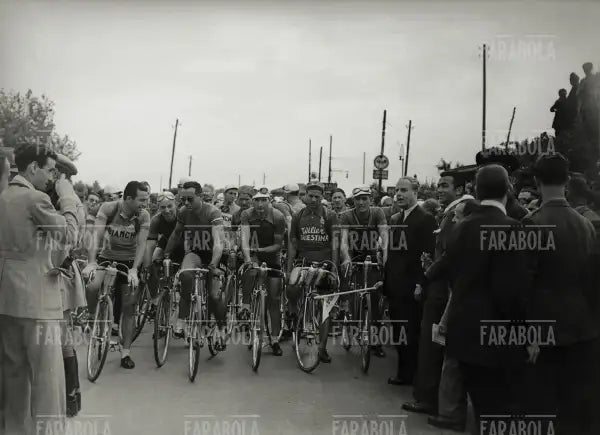 Partenza del Giro d'Italia, Milano, 1947