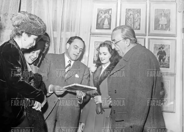 Stefano Cairola, Lucia Bosè e Orio Vergani, Milano, 1947