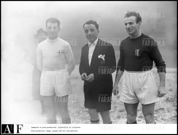 L'arbitro con i capitani Bonomi e Mazzola, Milan vs Torino, 1948