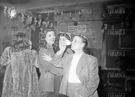 Serata al Caffè Fassio in Piazza Statuto, Torino, 1948