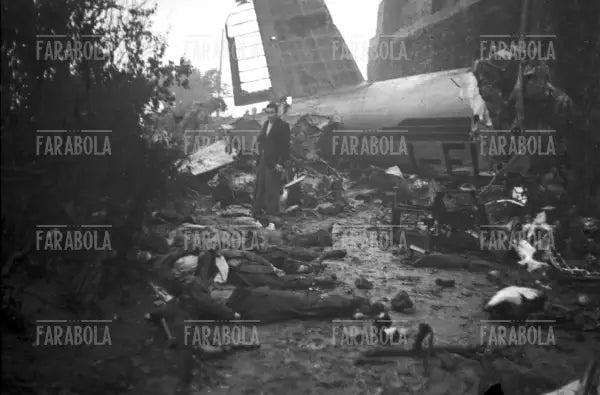 I corpi delle vittime e i rottami dell'aereo a Superga, 1949