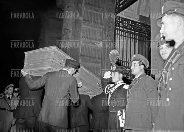 Il trasporto delle bare del Grande Torino alla camera ardente, 1949
