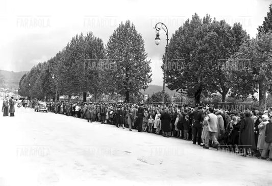 Folla fuori dal cimitero, Funerali del Grande Torino, 1949