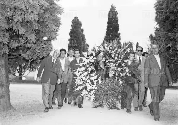 La squadra del Torino al cimitero, 1949