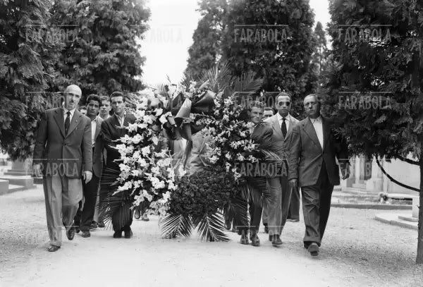 La squadra del Torino al cimitero, 1949