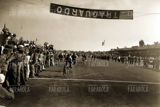 Giovanni Corrieri vince la tappa all'Autodromo, Giro d'Italia, Monza, 1949
