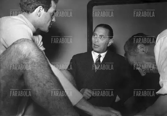 Ferruccio Novo negli spogliatoi, amichevole Italia vs Fanfulla, Milano, 1949