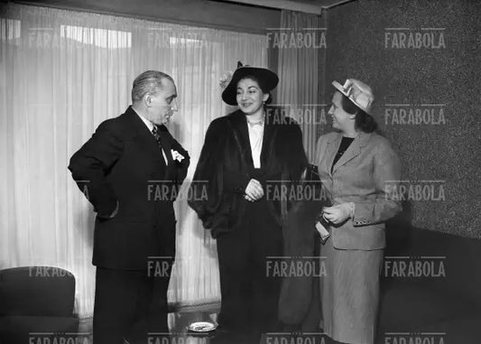 Maria Callas e il marito Giovanni Battista Meneghini all'Hotel dei Cavalieri, Milano, 1950