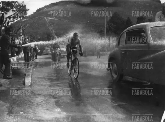 Una rinfrescata per Fiorenzo Magni, Giro d'Italia, 1950