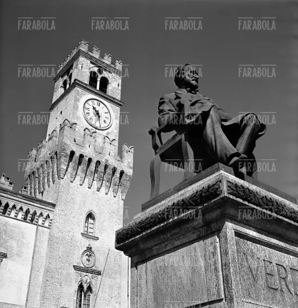 Monumento a Giuseppe Verdi e Rocca Pallavicino, Busseto, 1950