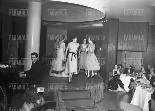 Sfilata della Rinascente, Albergo Duomo, Milano, 1950