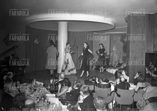 Sfilata della Rinascente, Albergo Duomo, Milano, 1950