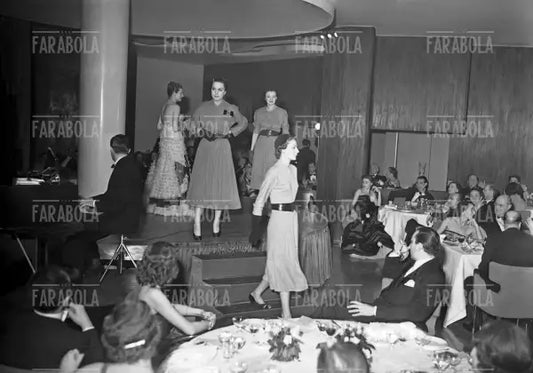 Sfilata della Rinascente, Albergo Duomo, Milano, 1950