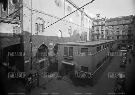 Sede provvisoria della Rinascente in Piazza Mercanti, Milano, 1950