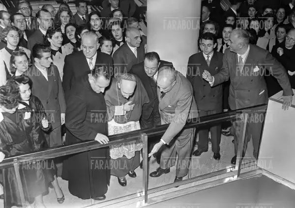 Umberto Brustio e il Cardinale Schuster, inaugurazione della nuova Rinascente, Milano, 1950