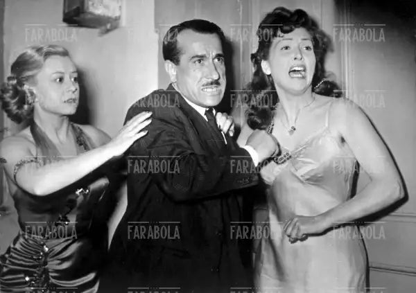 Giulietta Masina, Peppino De Filippo e Carla Del Poggio in una scena del film Luci del varietà, 1950