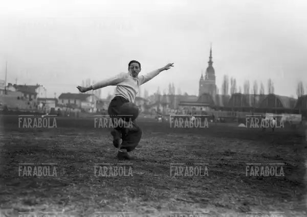 Silvio Piola in allenamento, Novara, 1951