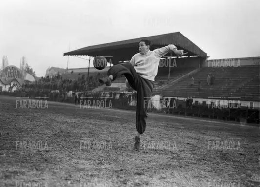 Silvio Piola in allenamento, Novara, 1951
