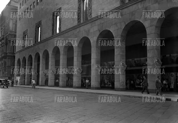 Die Arkaden von La Rinascente, Mailand, 1951