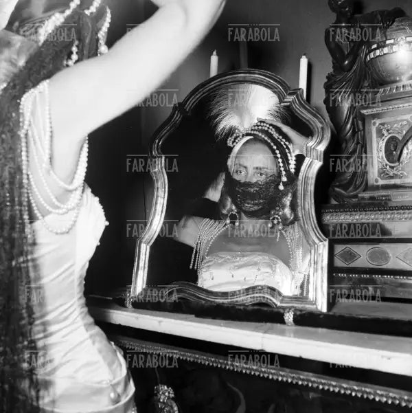 La signora Ciniello al Bal Oriental a Palazzo Labia, Venezia, 1951
