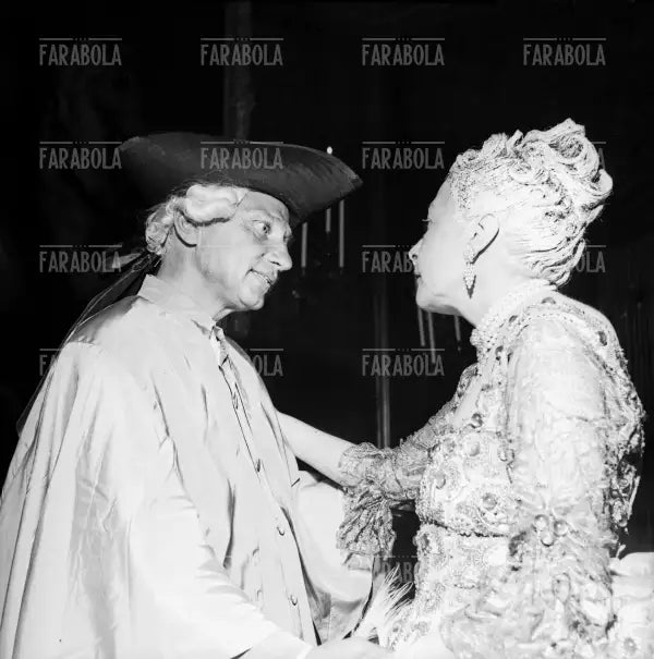 Don Carlos De Beistegui e la Principessa Borbone al Bal Oriental a Palazzo Labia, Venezia, 1951