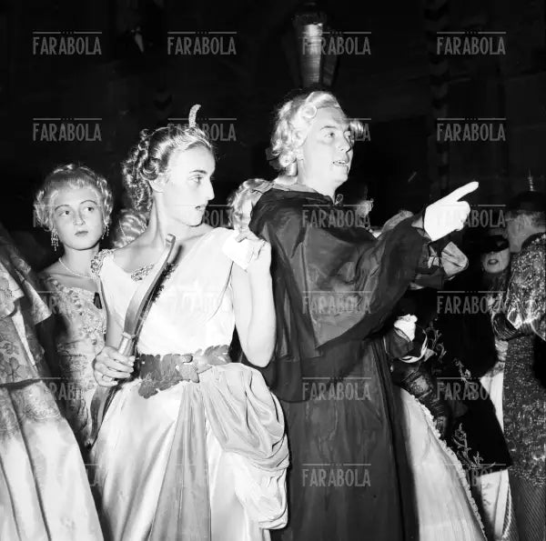 Adriana Ivancich e Rudy Crespi al Bal Oriental a Palazzo Labia, Venezia, 1951