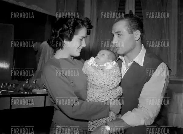 Tiberio Mitri, la moglie Fulvia Franco e il figlio Alessandro, Trieste, 1951