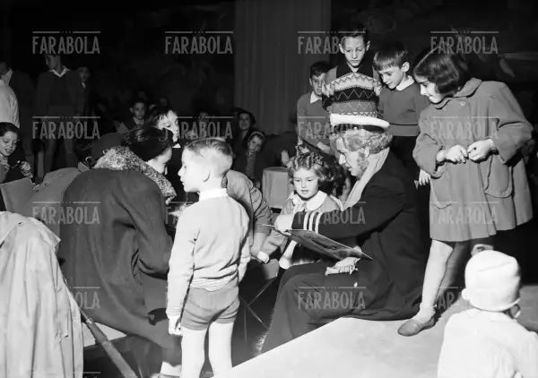 Festa per i bambini alla Rinascente, Milano, 1951