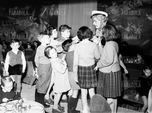 Pomeriggio per i bambini alla Rinascente, Milano, 1951