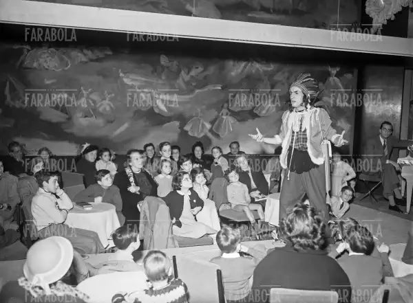 Pomeriggio per i bambini alla Rinascente, Milano, 1951