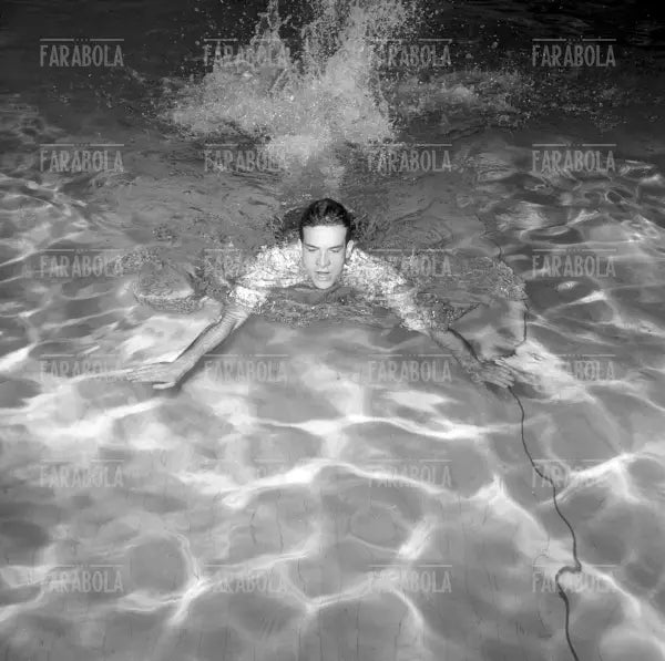 Carlo Pedersoli (Bud Spencer) si allena per le Olimpiadi, Piscina Cozzi, Milano, 1952