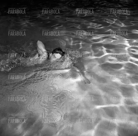 Carlo Pedersoli (Bud Spencer) si allena per le Olimpiadi, Piscina Cozzi, Milano, 1952