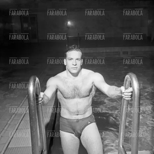 Carlo Pedersoli (Bud Spencer) si allena per le Olimpiadi, Piscina Cozzi, Milano, 1952