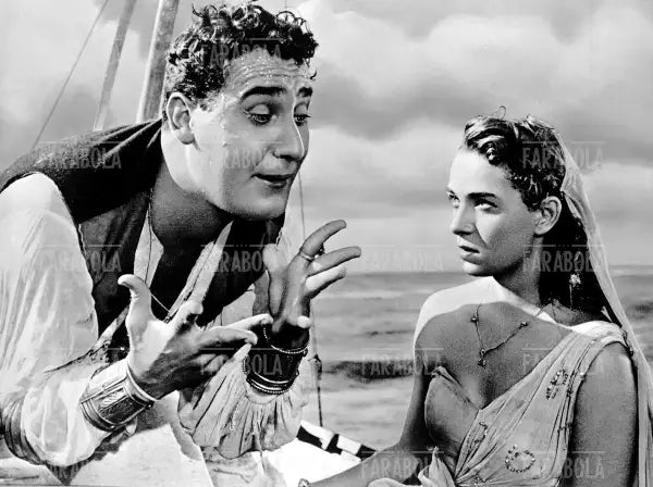 Alberto Sordi e Brunella Bovo in una scena del film Lo Sceicco Bianco, 1952