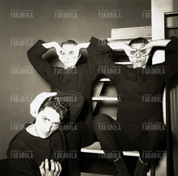 Dario Fo, Spettacolo Il dito nell'occhio, Piccolo Teatro, Milano, 1953