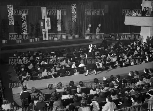 Sfilata della Rinascente, Teatro Manzoni, Milano, 1953