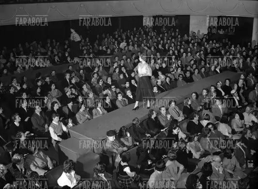 Sfilata della Rinascente, Teatro Manzoni, Milano, 1953