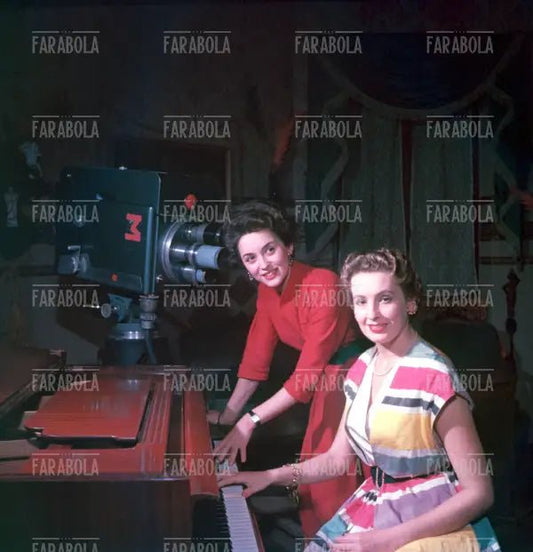 Fulvia Colombo e Marisa Borroni, Milano, 1953